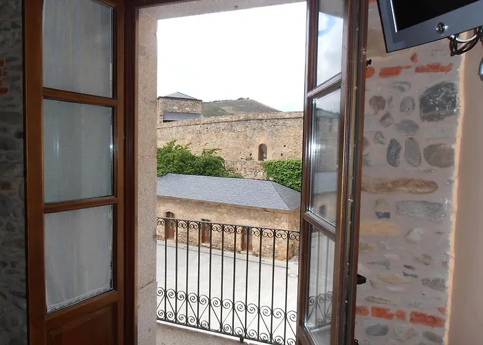 Hostal Virgen De La EncinaHostal