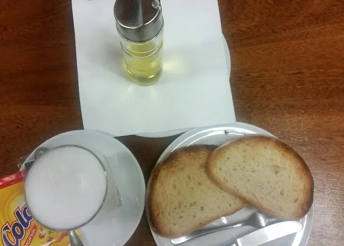 Hostal Virgen De La EncinaHostal